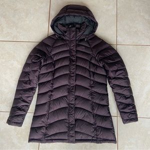 North face women’s medium M goose down puffer coat jacket quilted hooded puffer